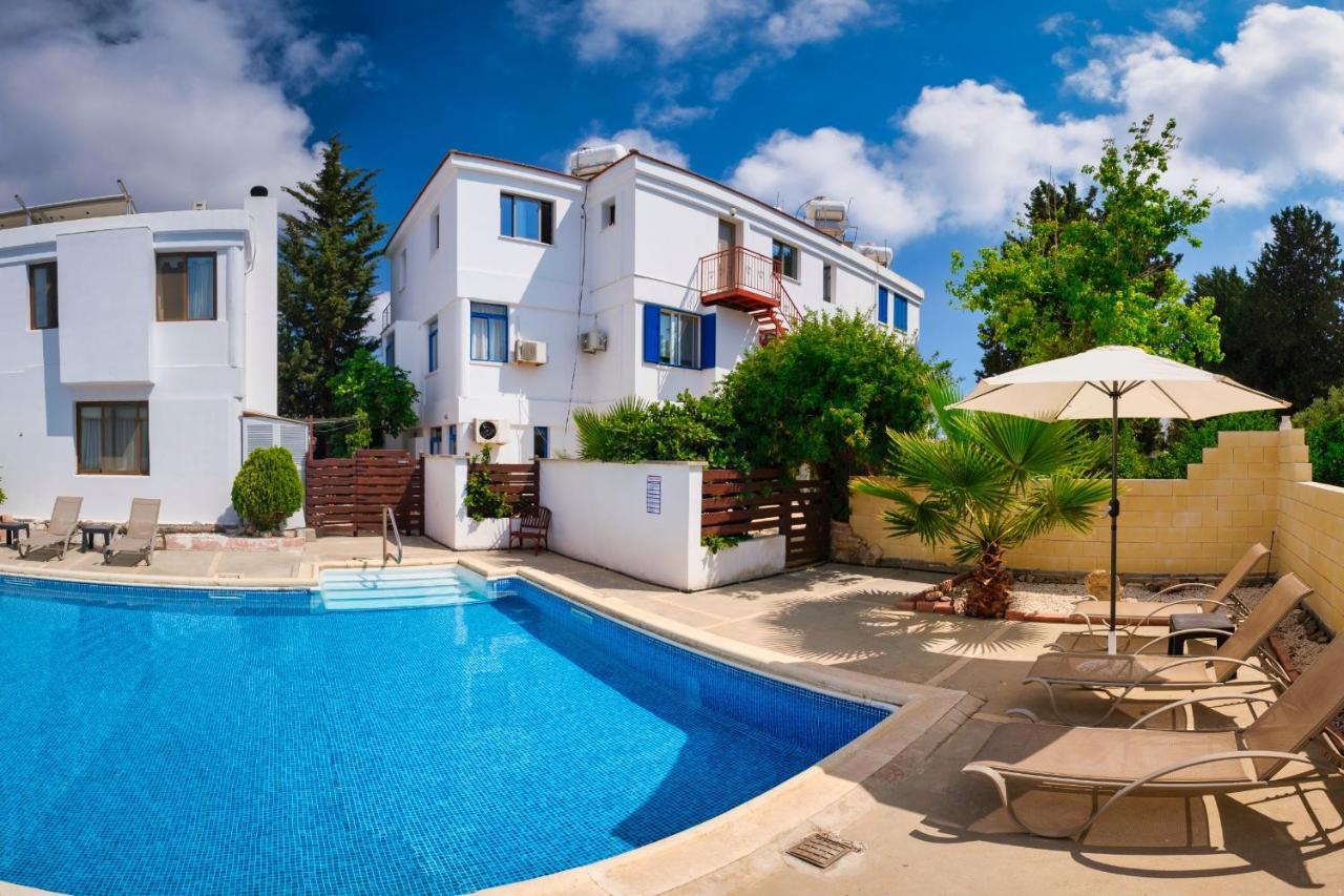 Ferienwohnung Townhouse By The Sea Pirate Harbor Paphos Exterior foto