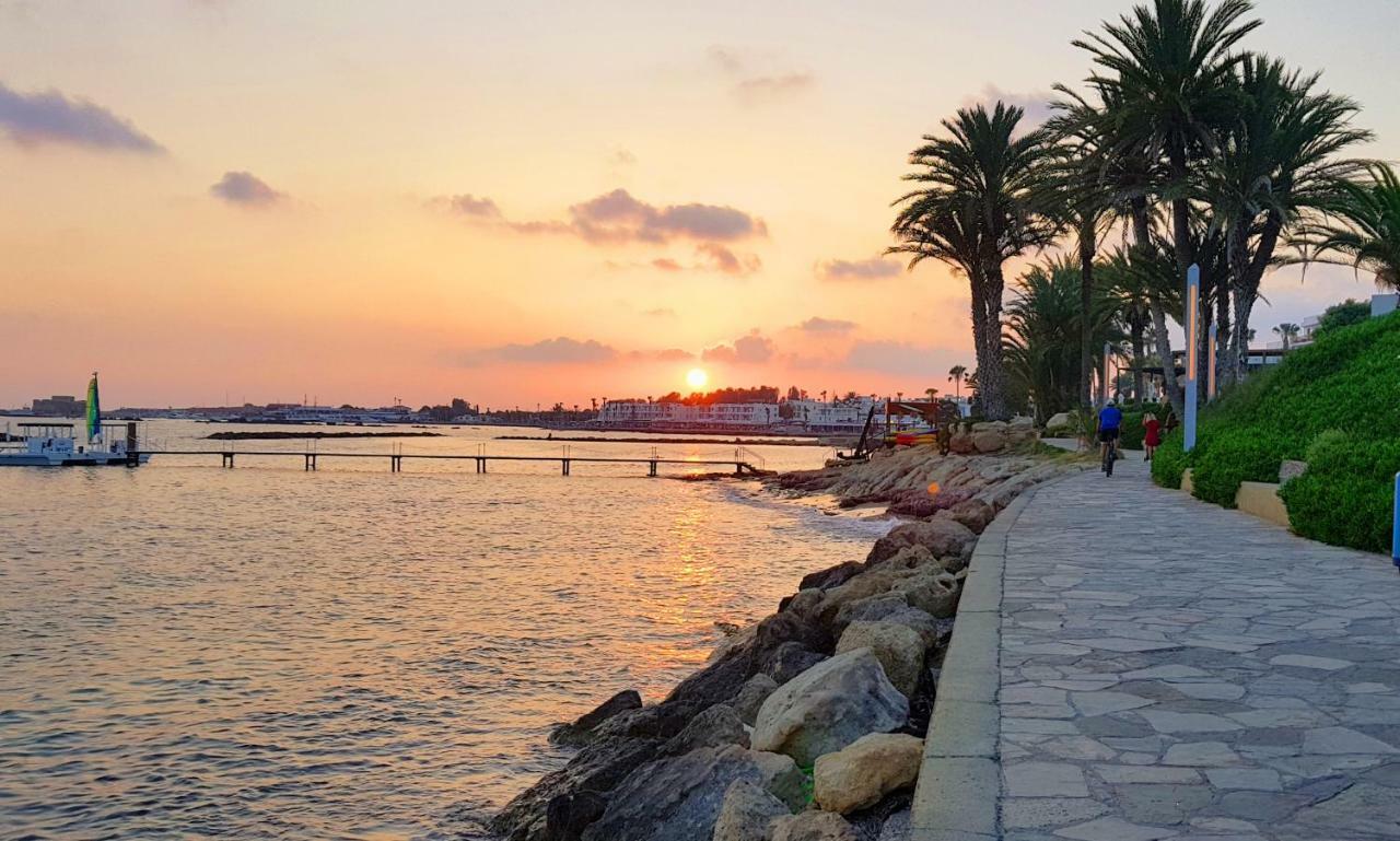 Ferienwohnung Townhouse By The Sea Pirate Harbor Paphos Exterior foto