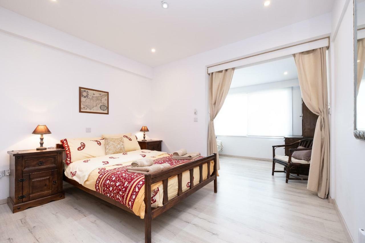 Ferienwohnung Townhouse By The Sea Pirate Harbor Paphos Exterior foto