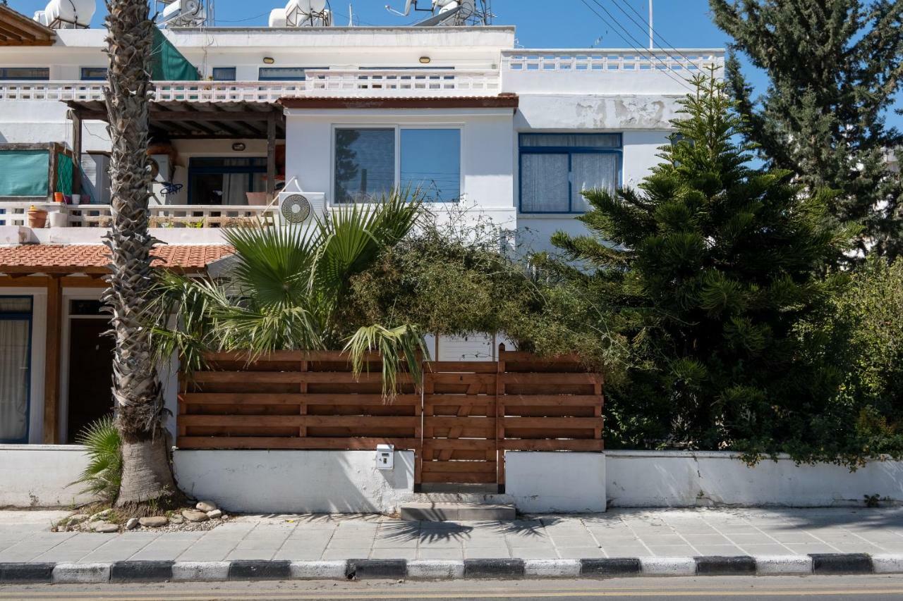 Ferienwohnung Townhouse By The Sea Pirate Harbor Paphos Exterior foto